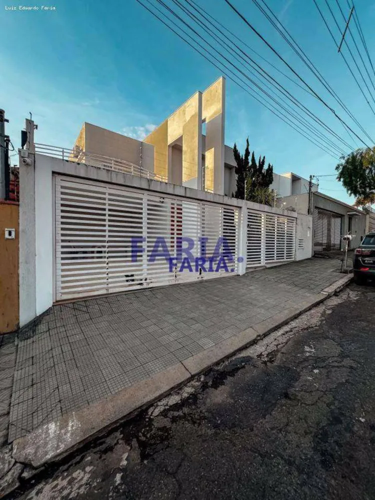 Casa, 4 quartos, 290 m² - Foto 1