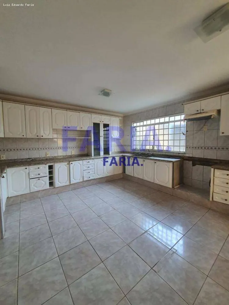 Casa, 5 quartos, 145 m² - Foto 5