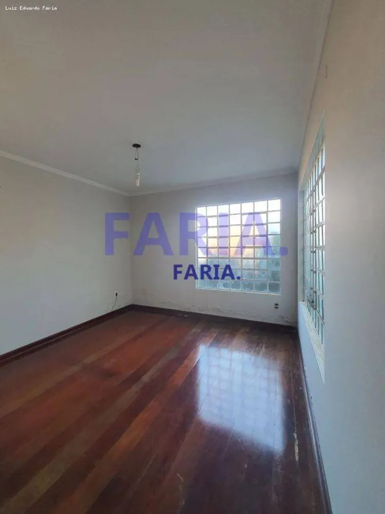 Casa, 5 quartos, 145 m² - Foto 3