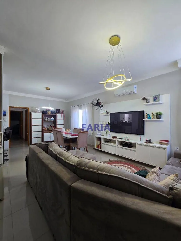 Casa, 4 quartos, 289 m² - Foto 2