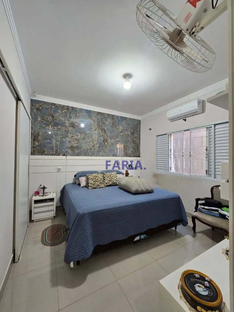 Casa, 4 quartos, 289 m² - Foto 2