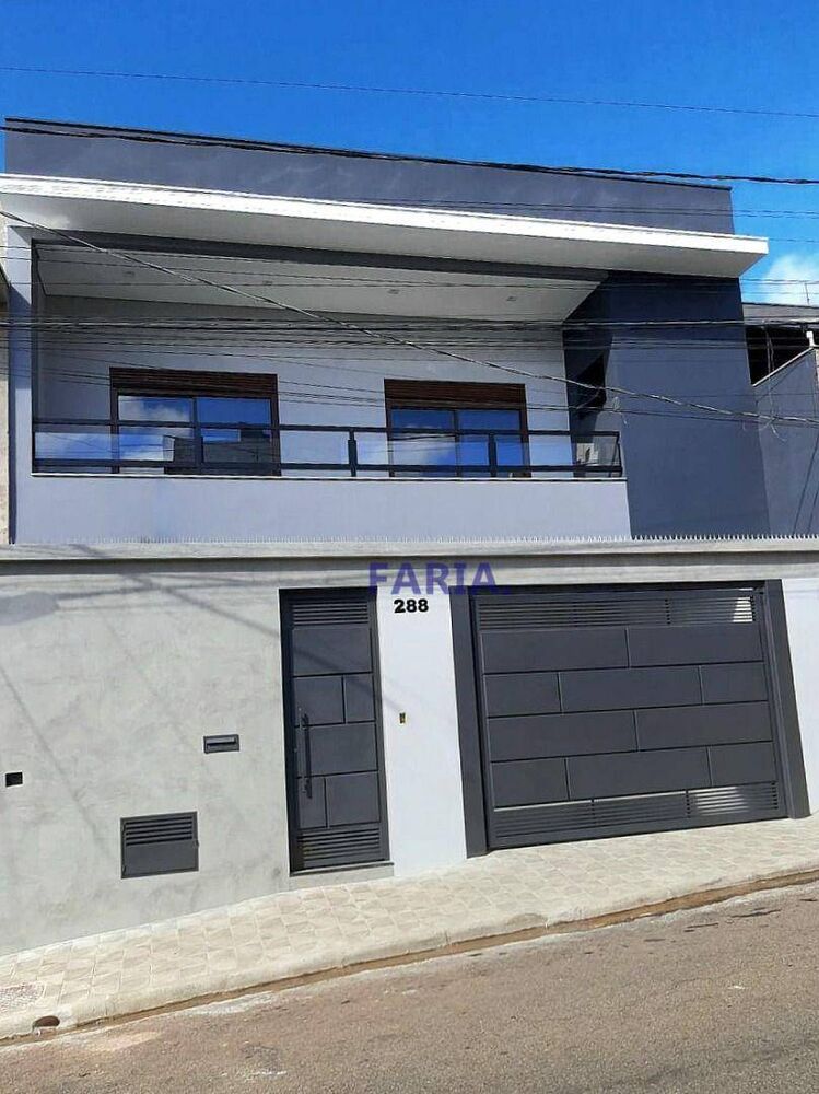 Casa, 3 quartos, 243 m² - Foto 1