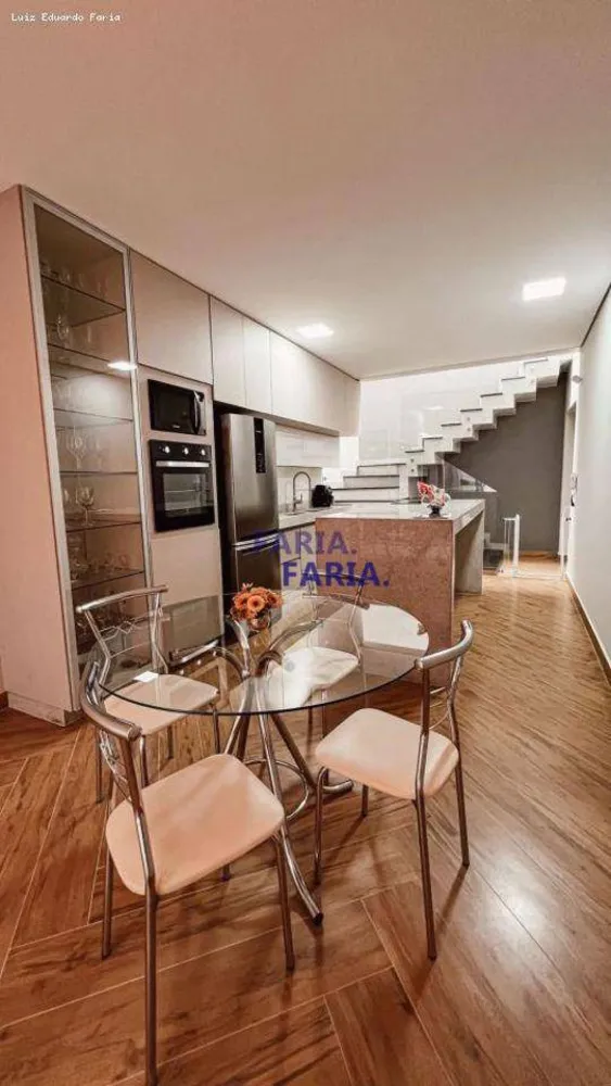 Casa, 3 quartos, 250 m² - Foto 8