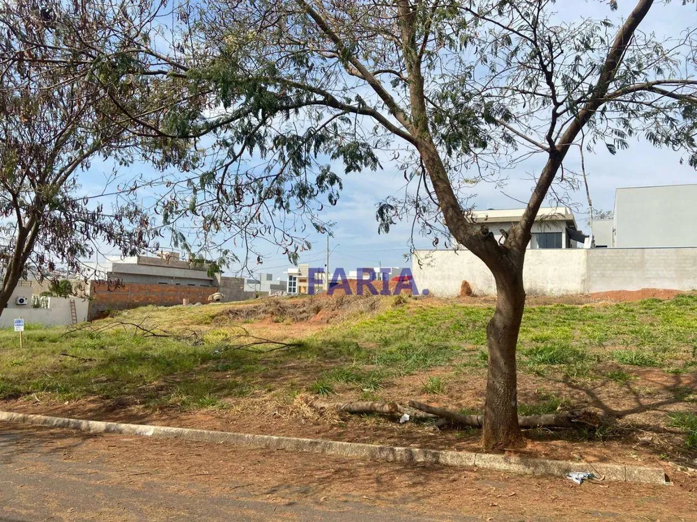 Loteamento e Condomínio, 302 m² - Foto 1