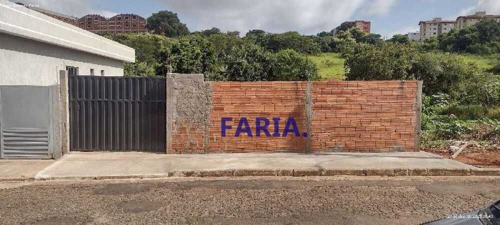Terreno à venda, 300M2 - Foto 1