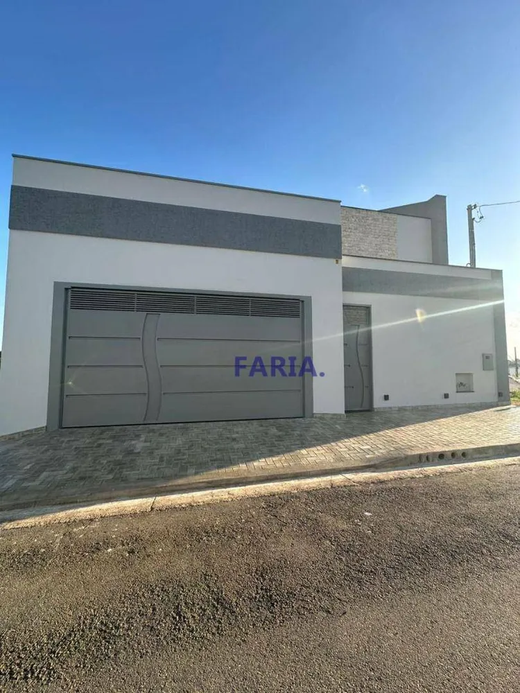 Casa, 3 quartos, 230 m² - Foto 1