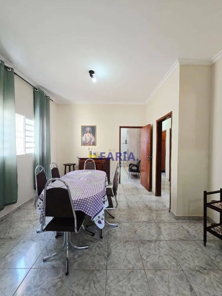 Casa, 6 quartos, 217 m² - Foto 3