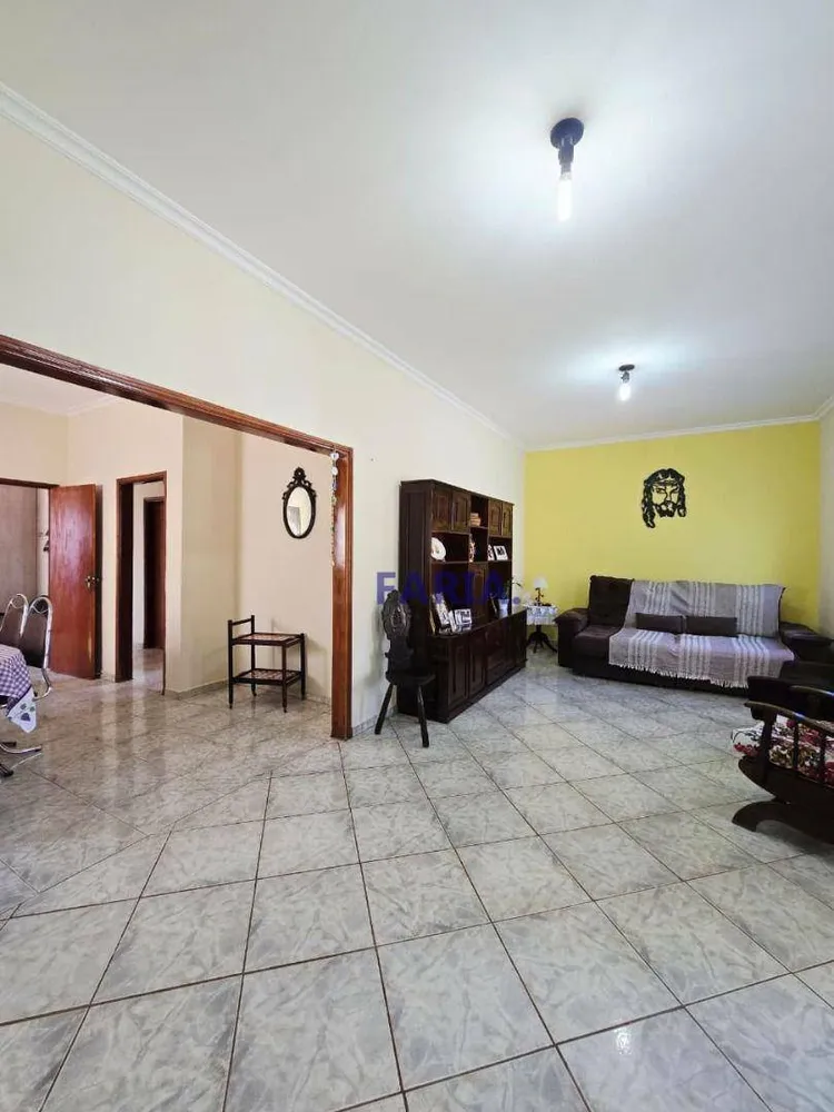 Casa, 6 quartos, 217 m² - Foto 4