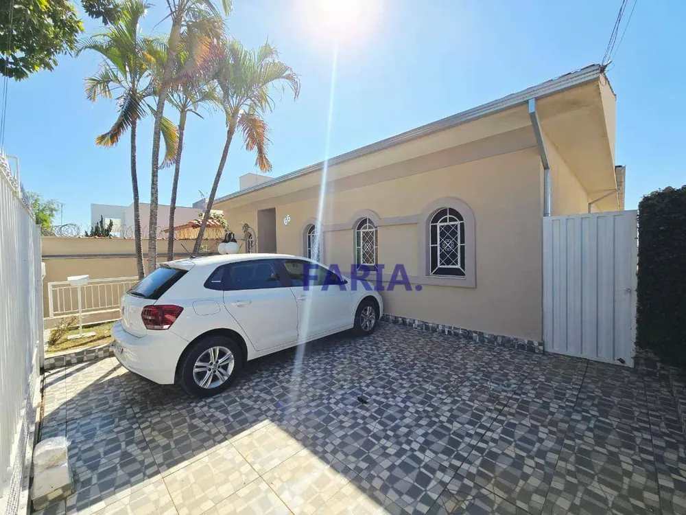 Casa, 6 quartos, 217 m² - Foto 2