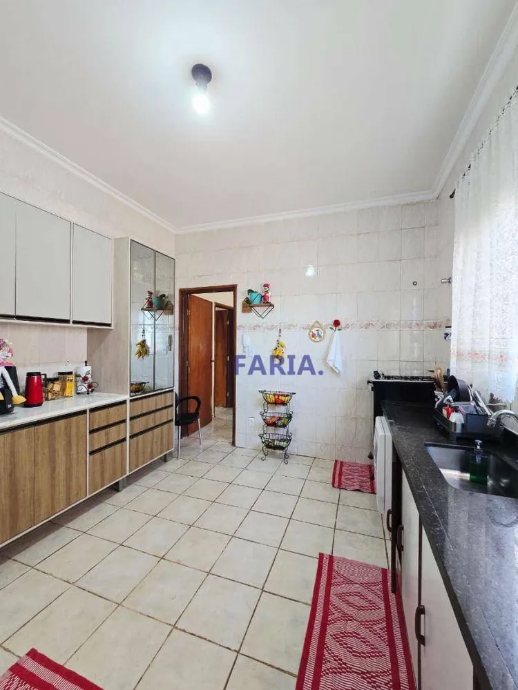Casa, 6 quartos, 217 m² - Foto 5