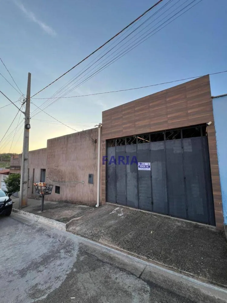 Casa, 2 quartos, 330 m² - Foto 1