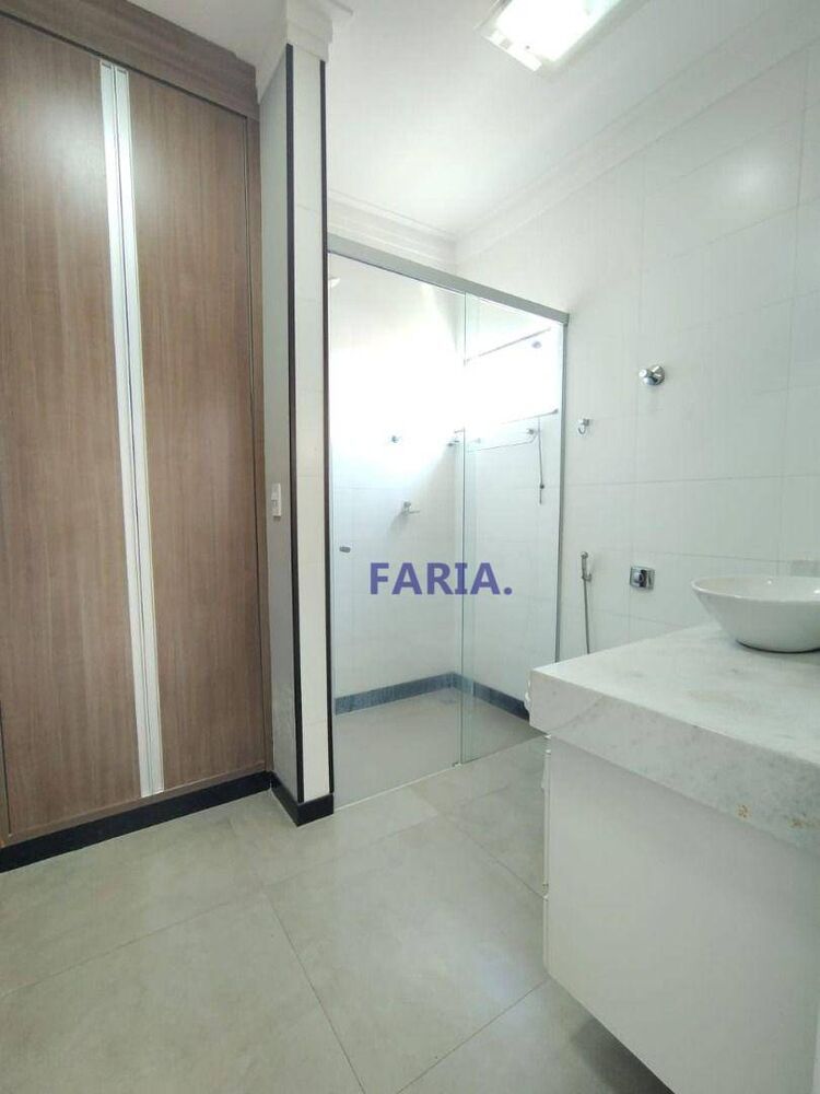 Casa, 3 quartos, 219 m² - Foto 9