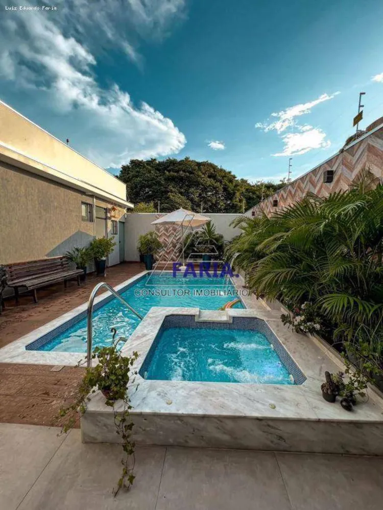 Casa, 3 quartos, 225 m² - Foto 1