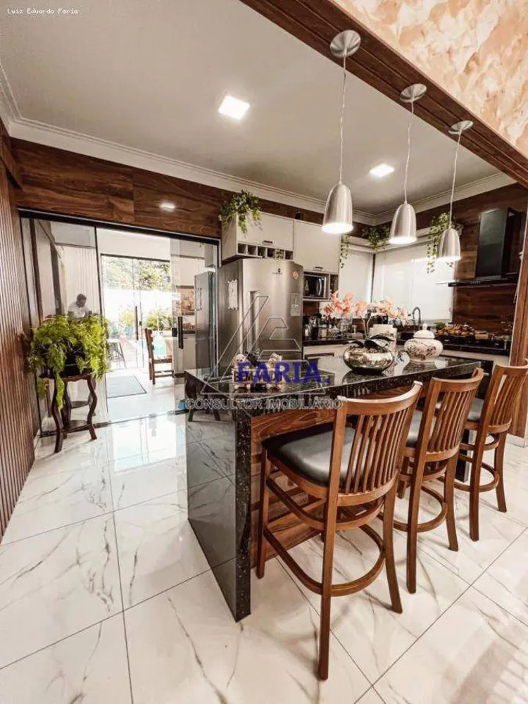 Casa, 3 quartos, 225 m² - Foto 4