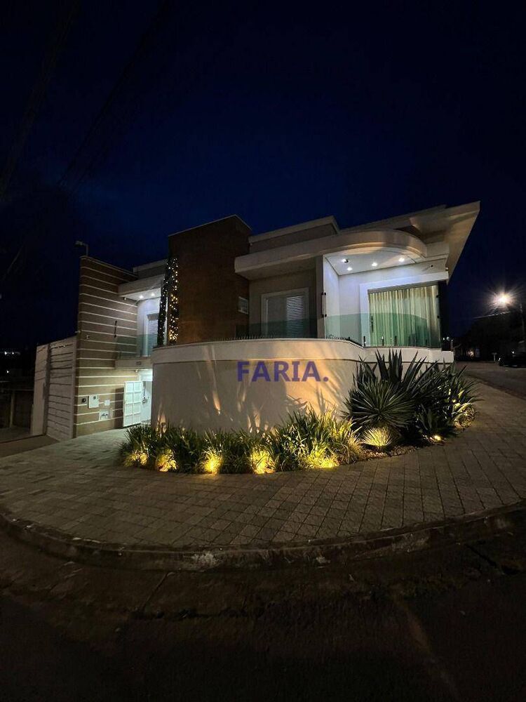 Casa, 3 quartos, 380 m² - Foto 1