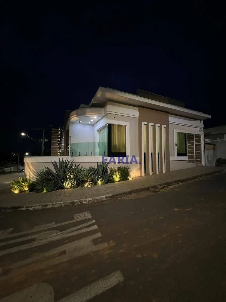 Casa, 3 quartos, 380 m² - Foto 1