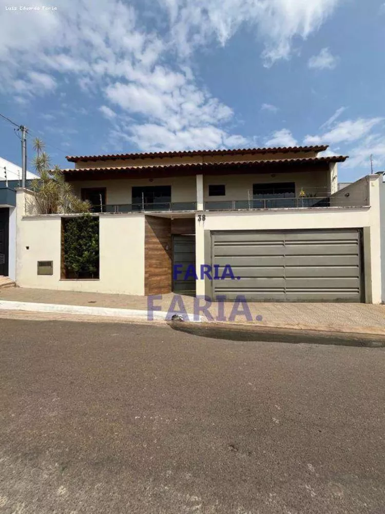 Casa, 4 quartos - Foto 1