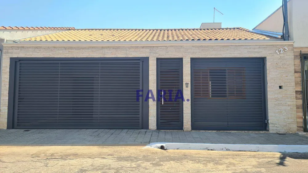 Casa, 3 quartos, 220 m² - Foto 1
