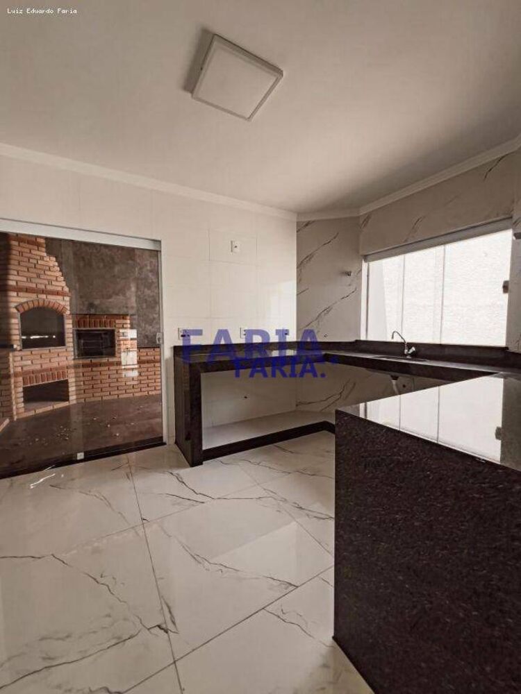 Casa à venda com 2 quartos, 260m² - Foto 5