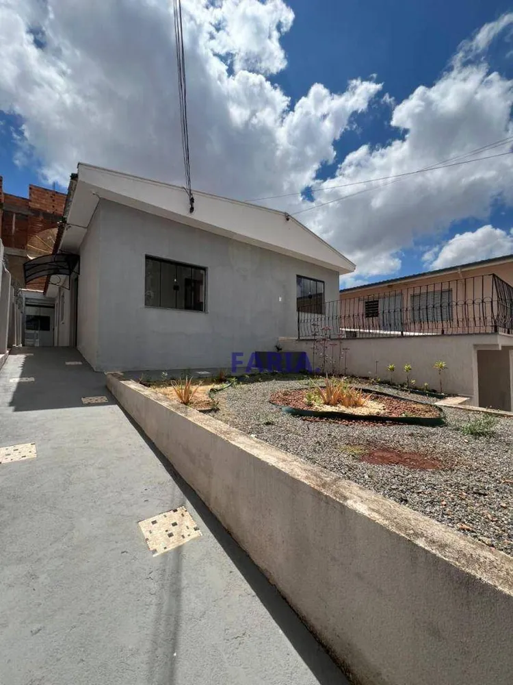 Casa, 5 quartos, 153 m² - Foto 1