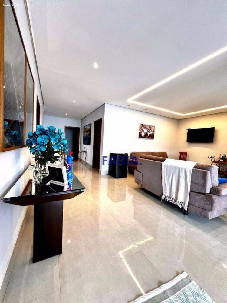 Casa de Condomínio à venda com 5 quartos, 400m² - Foto 2