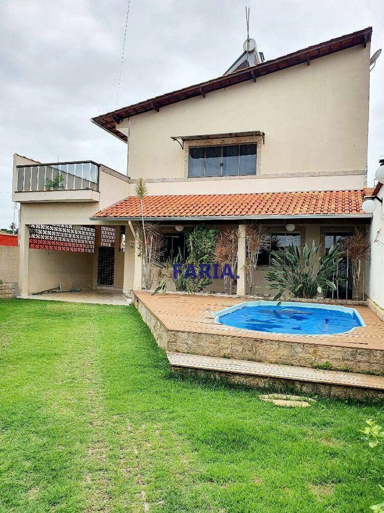 Casa à venda com 3 quartos, 200m² - Foto 1