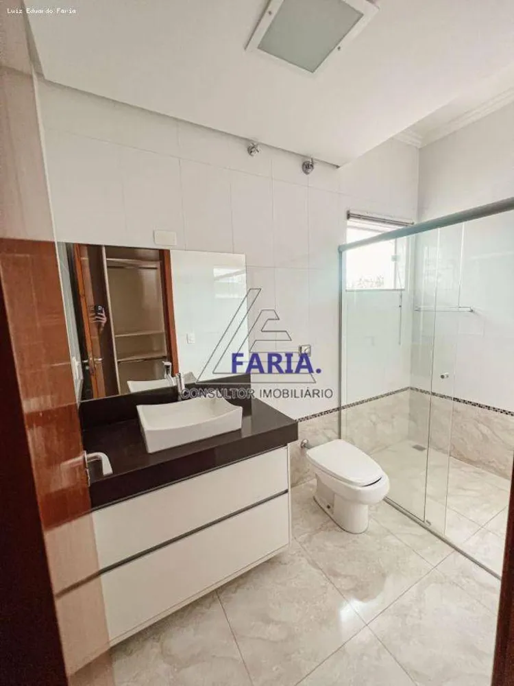 Casa, 3 quartos, 240 m² - Foto 9