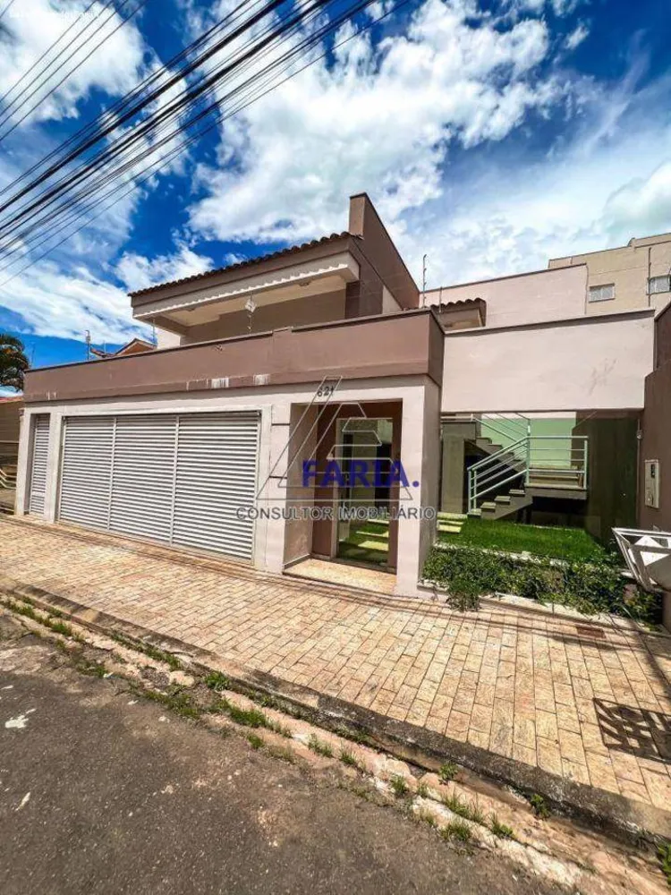 Casa, 3 quartos, 240 m² - Foto 2