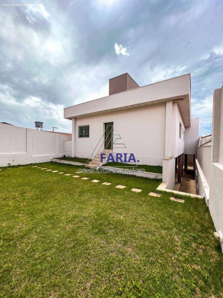 Casa à venda com 3 quartos, 240m² - Foto 4