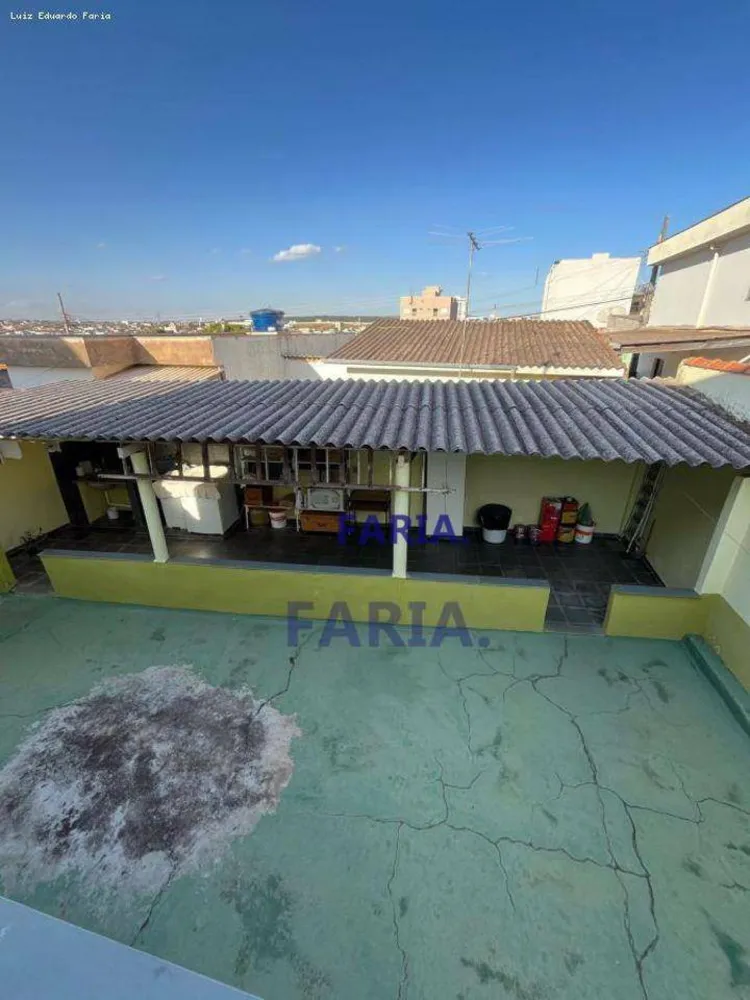 Casa, 4 quartos, 230 m² - Foto 13