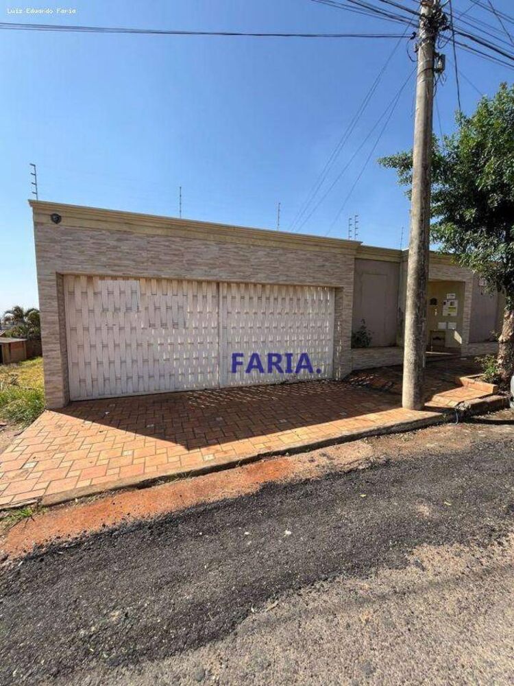 Casa, 7 quartos, 250 m² - Foto 1