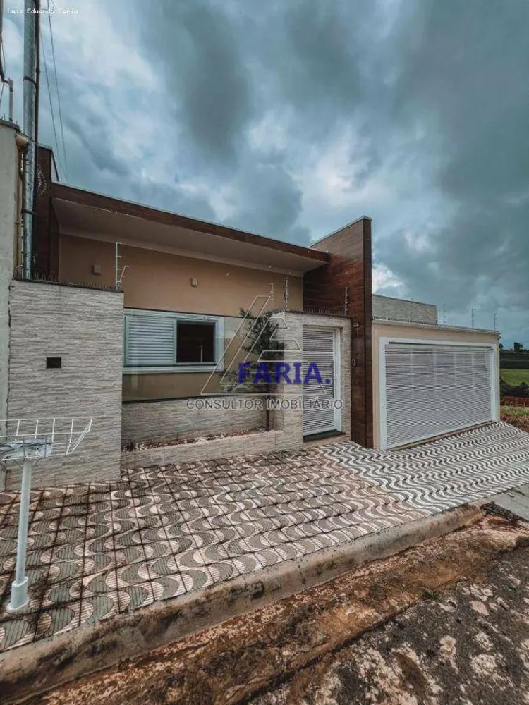 Casa, 3 quartos, 239 m² - Foto 1