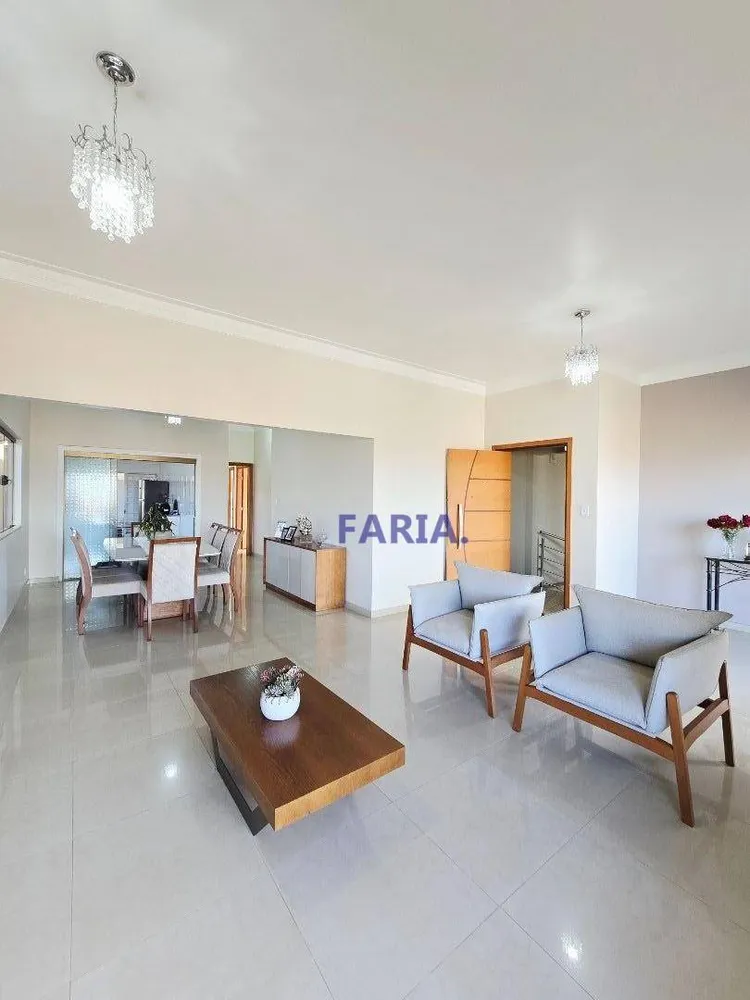 Casa, 4 quartos, 344 m² - Foto 3