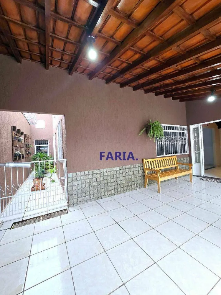 Casa, 4 quartos, 200 m² - Foto 2