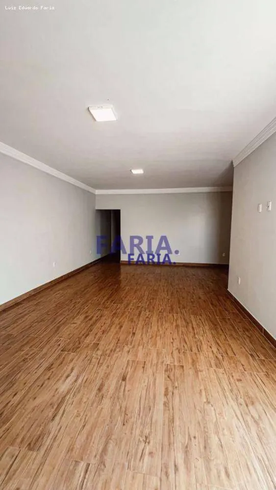 Casa, 4 quartos, 300 m² - Foto 8