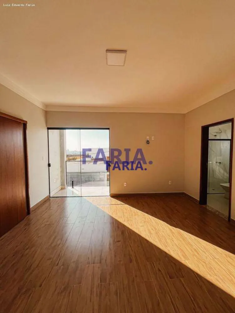 Casa, 4 quartos, 300 m² - Foto 13
