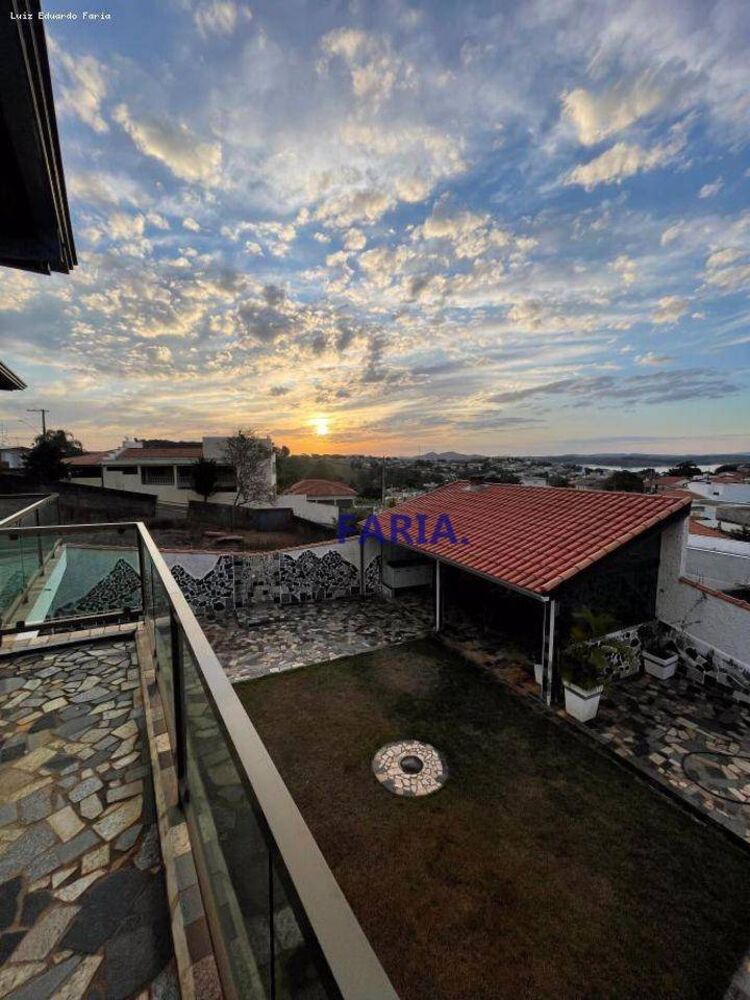 Casa à venda com 4 quartos, 332m² - Foto 19