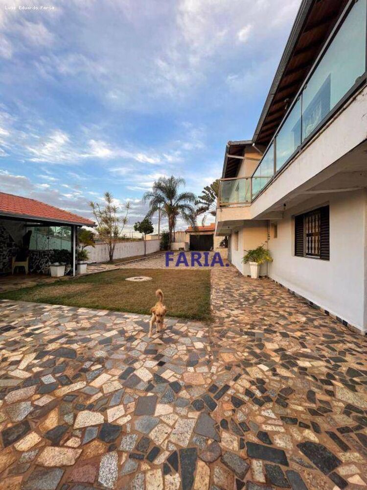 Casa à venda com 4 quartos, 332m² - Foto 4