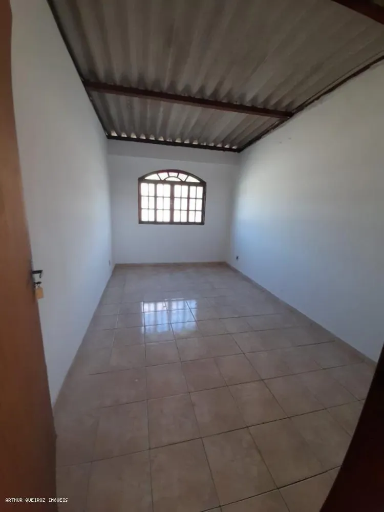Casa, 6 quartos, 130 m² - Foto 2
