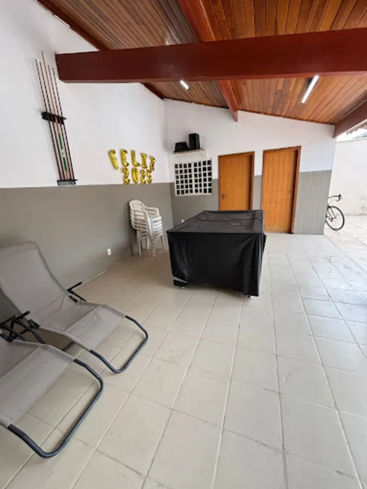 Casa, 5 quartos, 284 m² - Foto 1