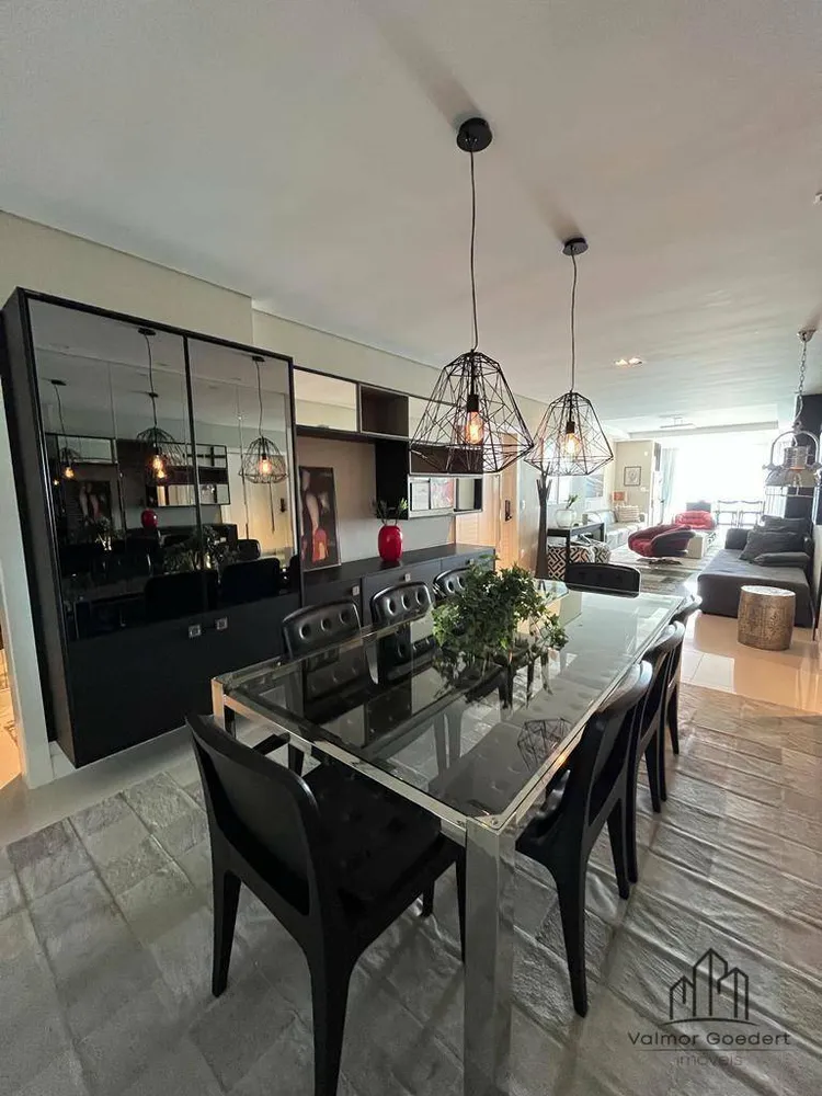 Apartamento, 3 quartos, 185 m² - Foto 1