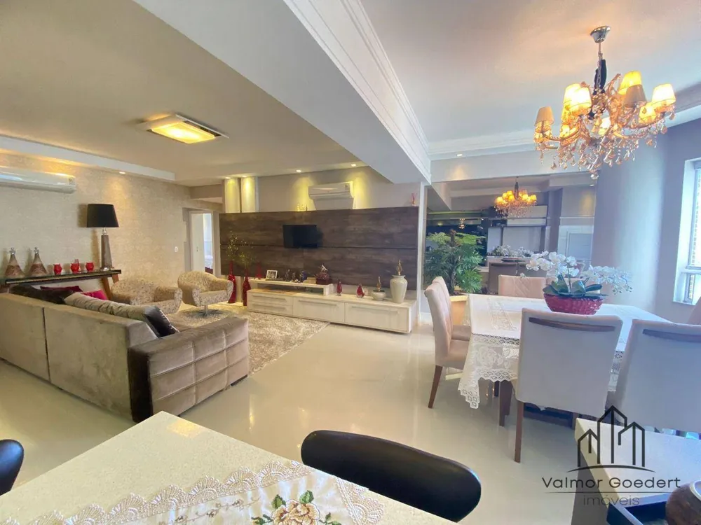 Apartamento, 3 quartos, 140 m² - Foto 1