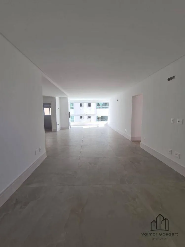 Apartamento, 3 quartos, 130 m² - Foto 3