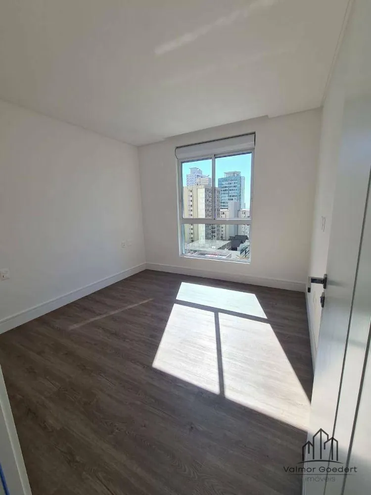 Apartamento, 3 quartos, 130 m² - Foto 4
