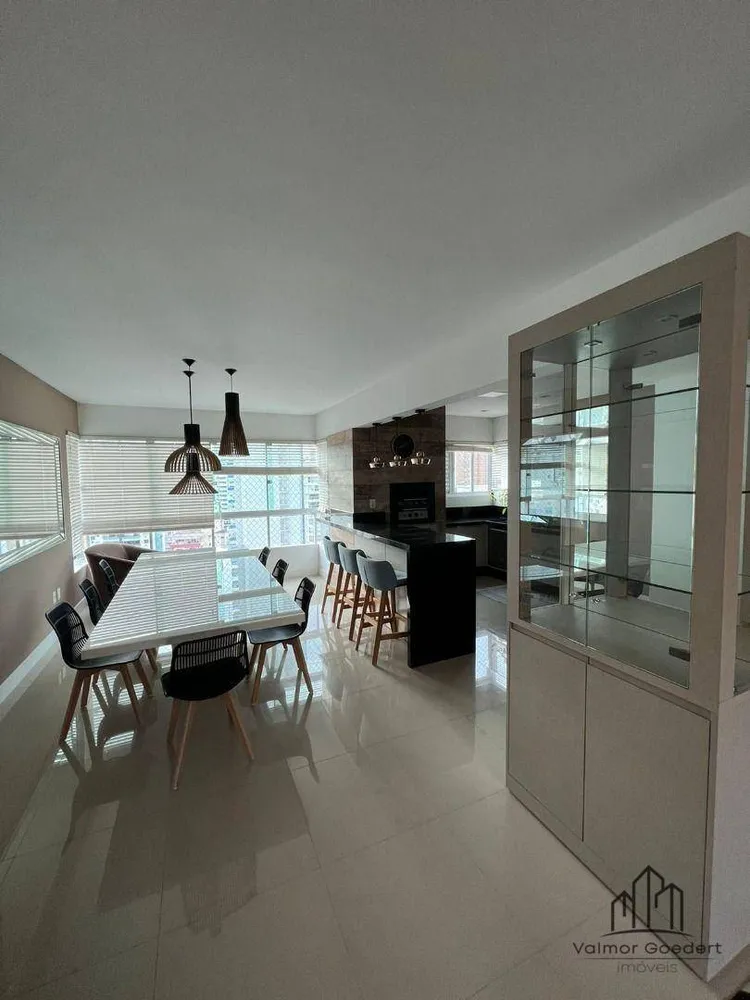 Apartamento, 3 quartos, 130 m² - Foto 3