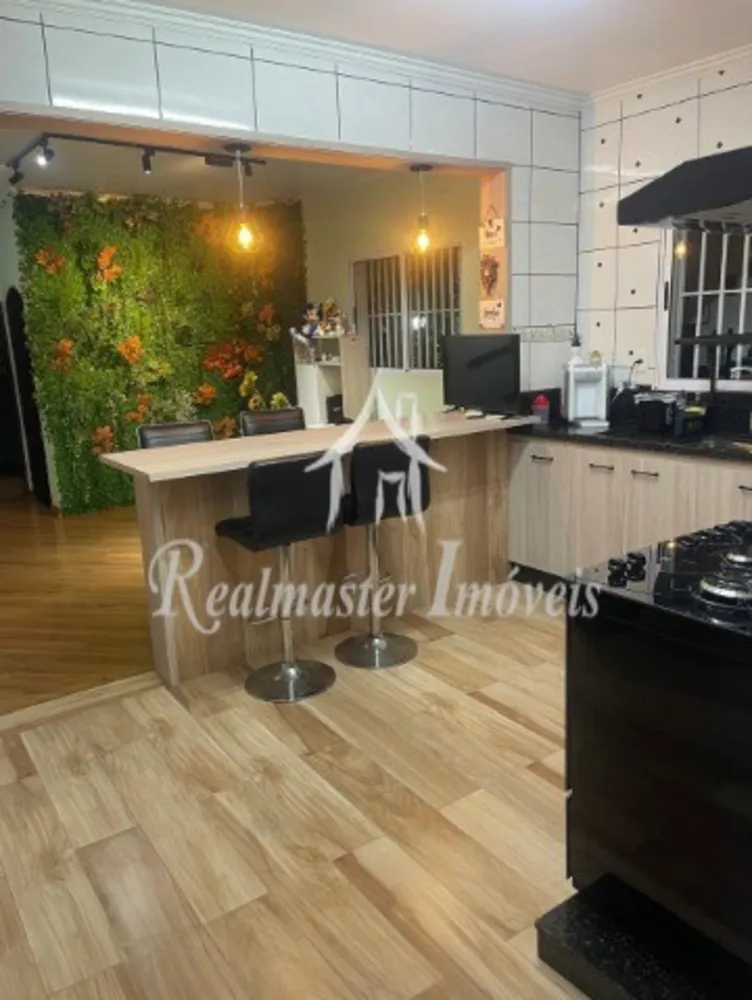 Casa, 4 quartos, 215 m² - Foto 2
