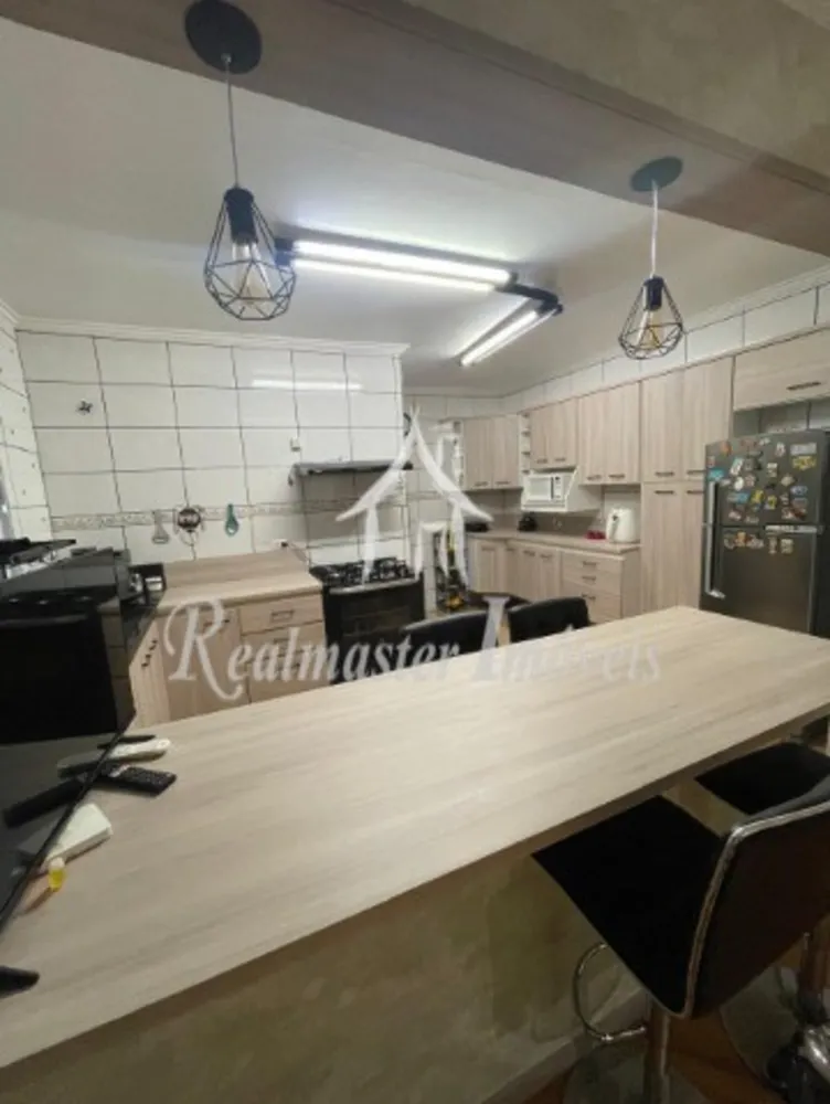 Casa, 4 quartos, 215 m² - Foto 1