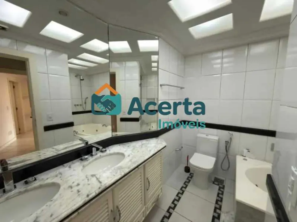 Apartamento, 3 quartos, 216 m² - Foto 2