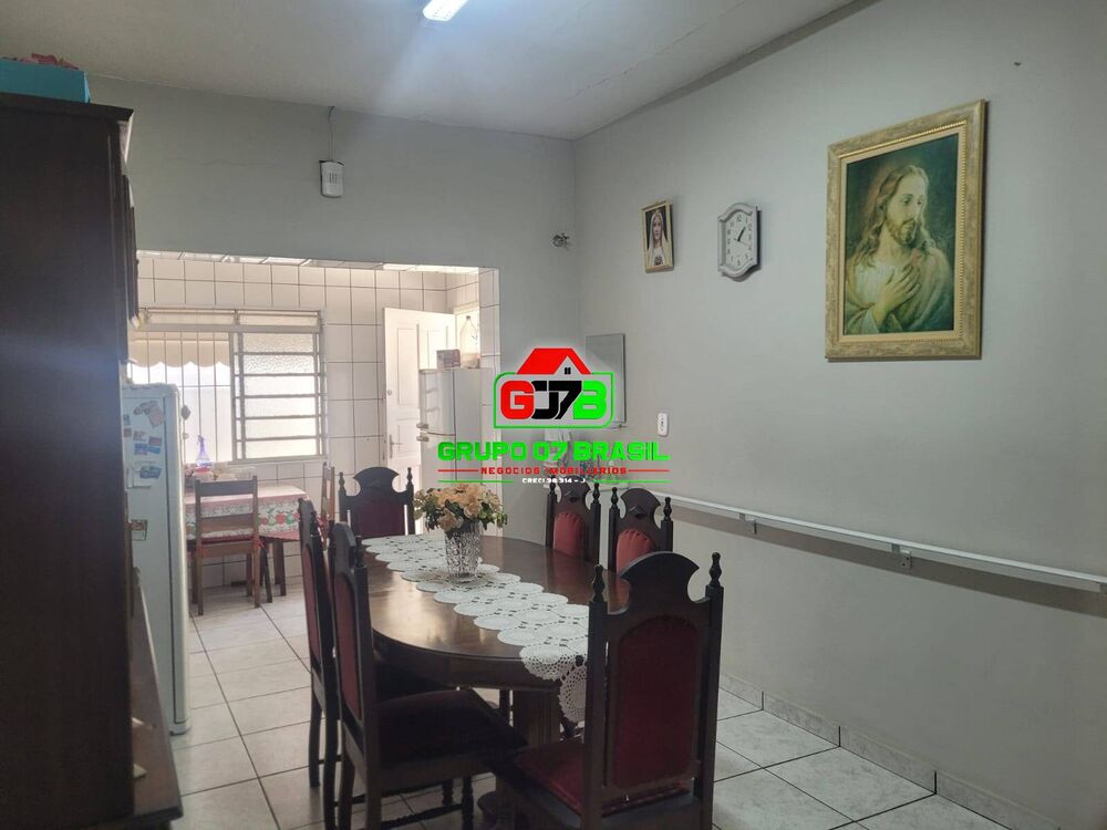 Casa, 4 quartos, 142 m² - Foto 1