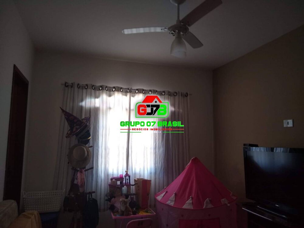 Casa, 5 quartos, 232 m² - Foto 2